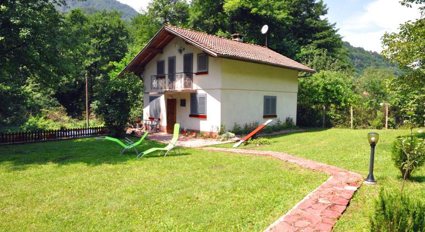 Апартаменты House By The River