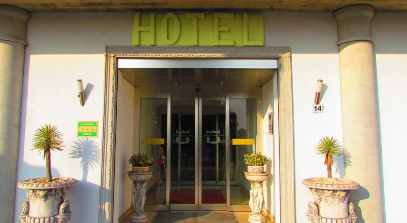 Отель Hotel Emily Fiera