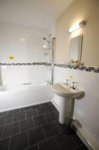 Отель The Coach House Inn