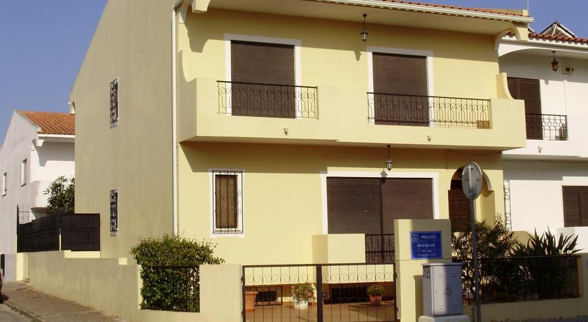 Апартаменты Pine Trees House
