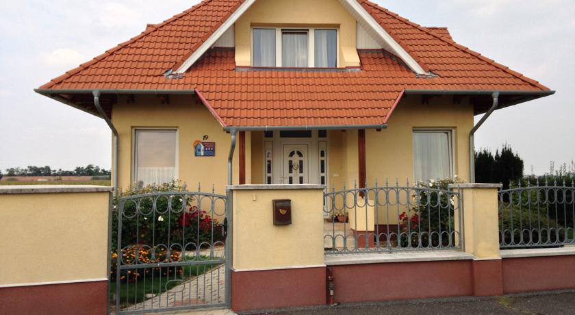 Апартаменты Klara Apartman