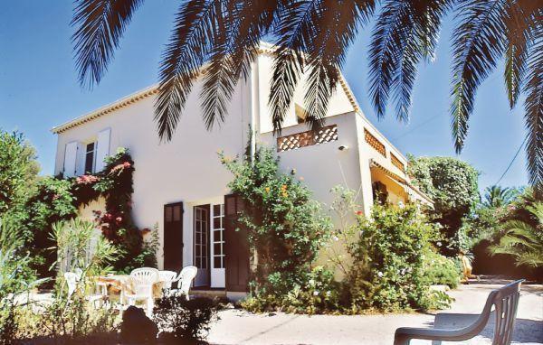 Апартаменты Holiday home Saint Aygulf UV-1443