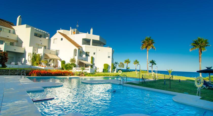 Отель First Line House Casares del Mar