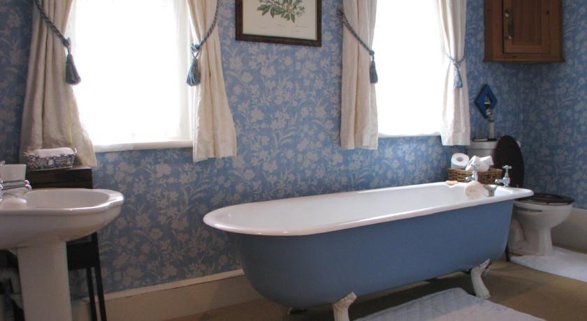 Мини-отель The Hough B&B