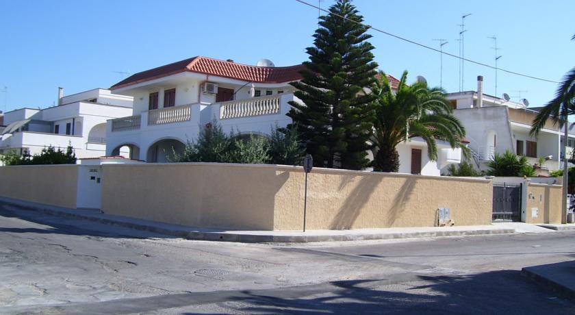 Апартаменты Bed & Breakfast Villa del Casale