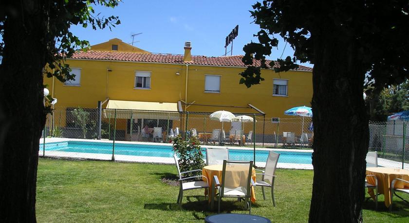 Гостевой дом Hostal Restaurante Carolina