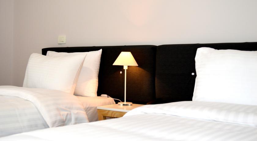 B Hotel
