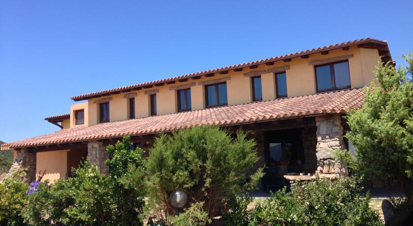 Отель Agriturismo Rocca su Moru