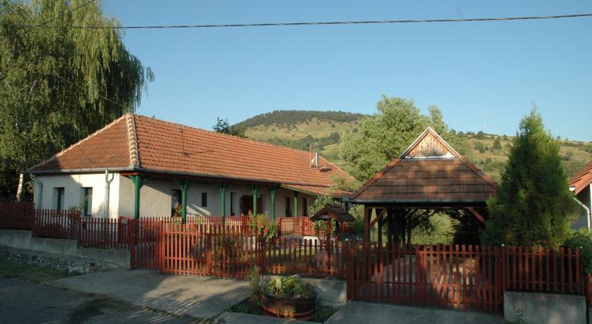 Гостевой дом Guesthouse to the Jolly Zwingli