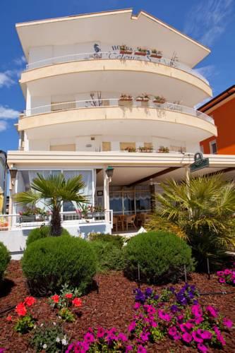 Отель Hotel Telenia