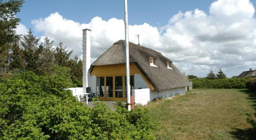 Апартаменты Holiday home Hummelmosevej Ulfborg