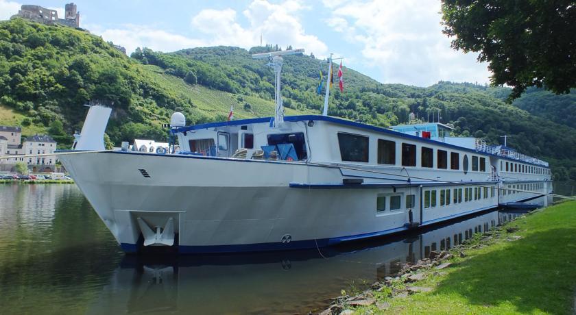 Fairtours Hotelschiff 3* Robert-Lehr-Ufer