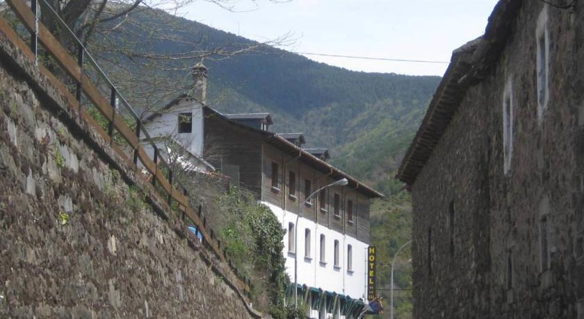 Отель Hotel de la Val