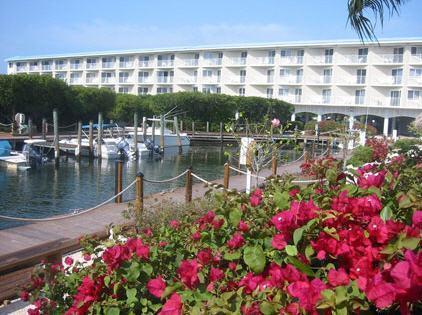 Отель Ocean Pointe Suites at Key Largo