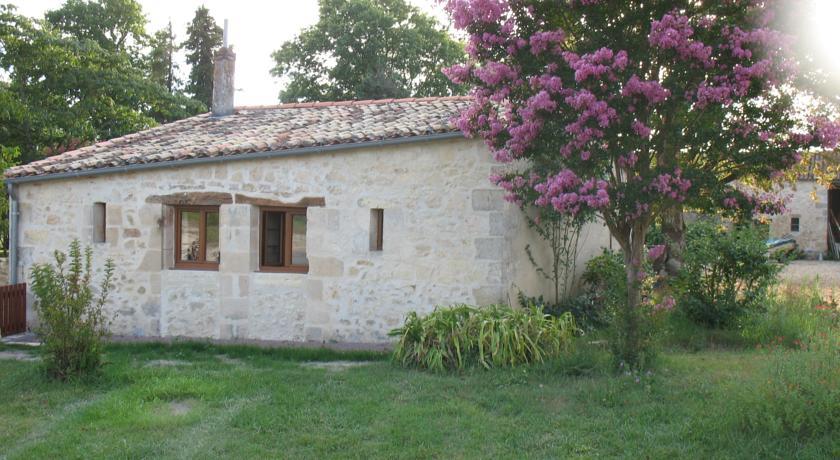 Апартаменты Gite Le Chardon Fleuri