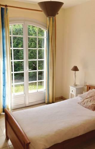 Апартаменты Holiday home Brem sur Mer IJ-864