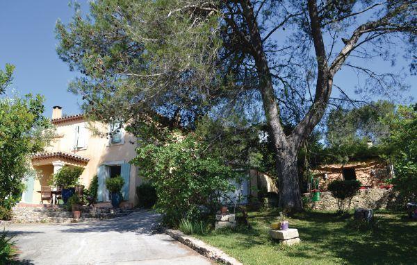 Апартаменты Holiday home Nimes WX-1299