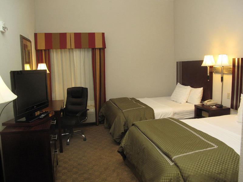 Отель La Quinta Inn and Suites Oklahoma City Yukon