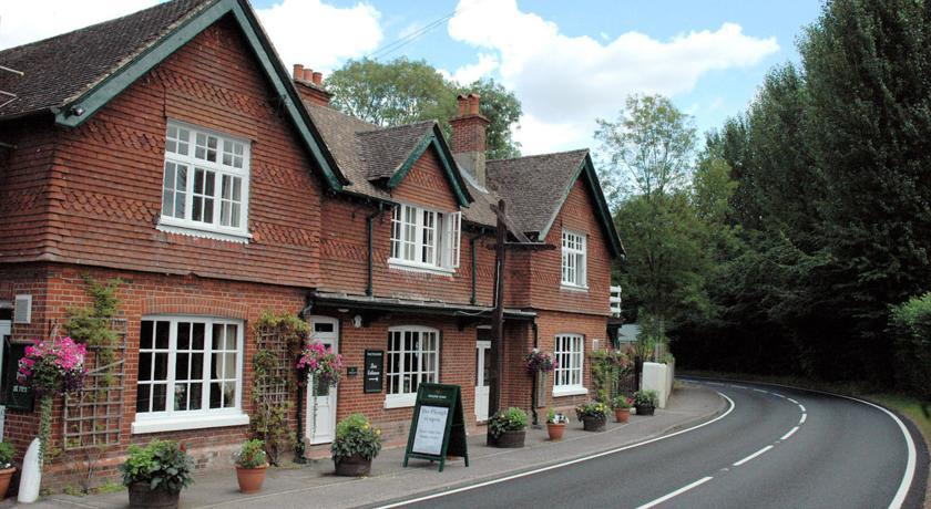 Отель The Plough Itchen Abbas