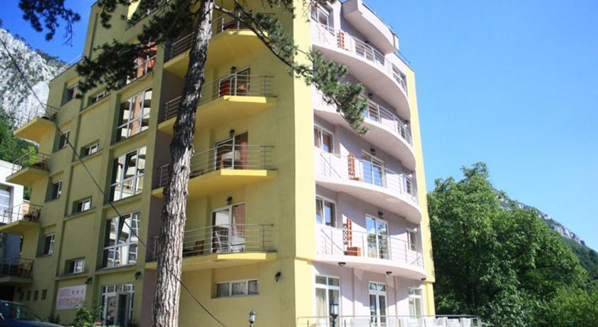 Отель Hotel International Baile Herculane