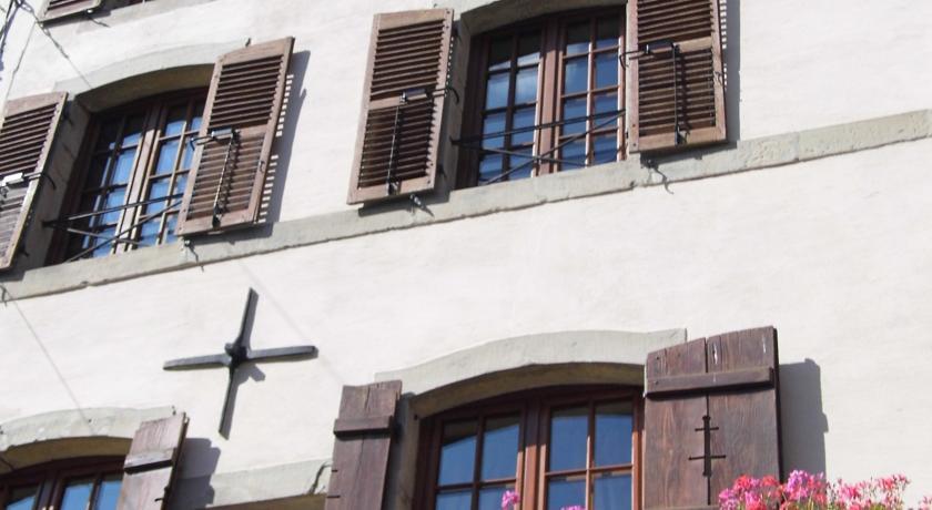Апартаменты Apartment Place du Bain-Romain