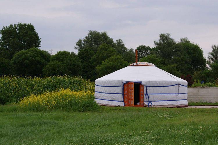 Апартаменты Mongoolse Yurt