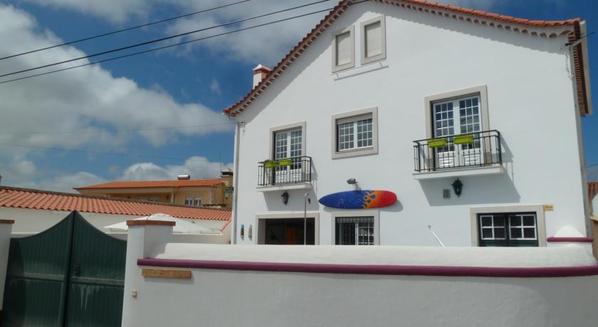 Хостел Obidos Wine & Surf Hostel