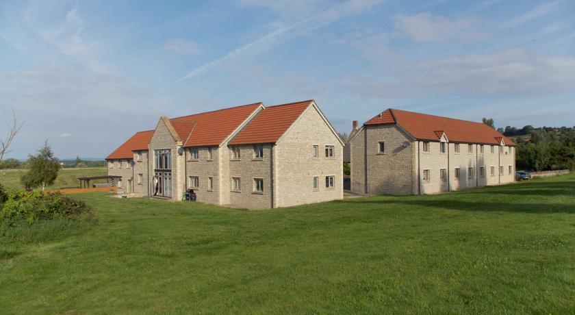 Отель Canons Court Mews