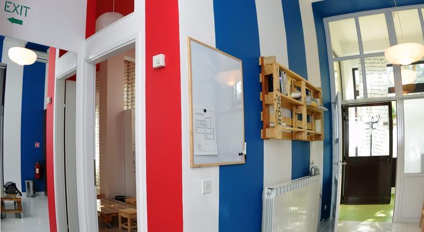 Хостел Hostel Underground Rooms