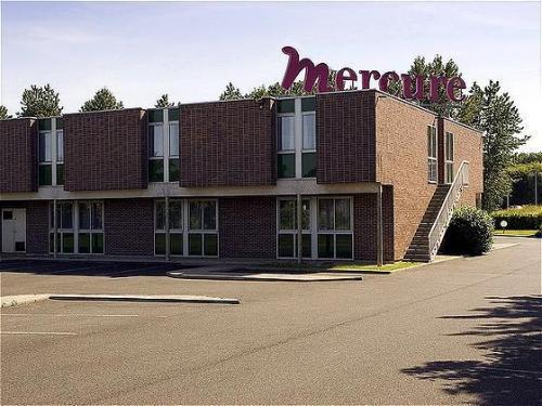Отель Mercure Evry Lisses