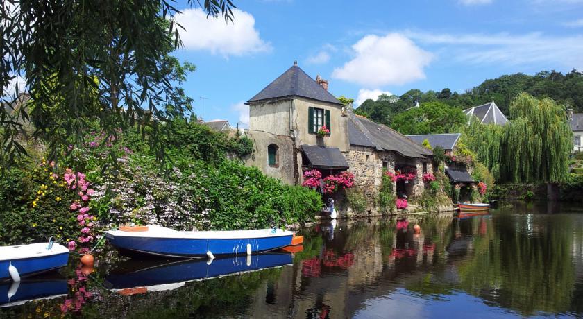 Апартаменты Manoir de Kerguezennec Holiday Home