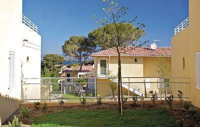 Апартаменты Apartment Six-Fours-les-Plages EF-1490