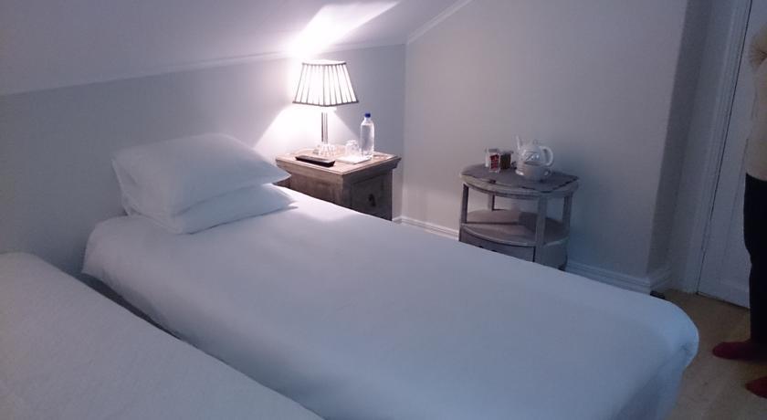 Мини-отель Ljung House Bed & Breakfast
