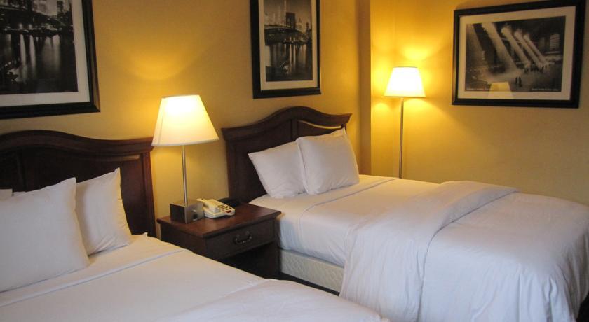 Отель Garden Inn & Suites - JFK