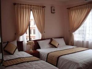 Holiday Hotel