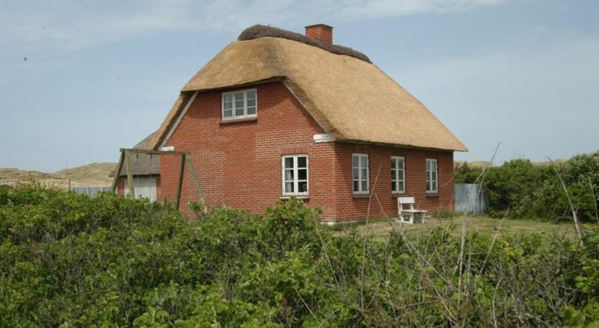 Апартаменты Holiday home Husby Klitvej 15