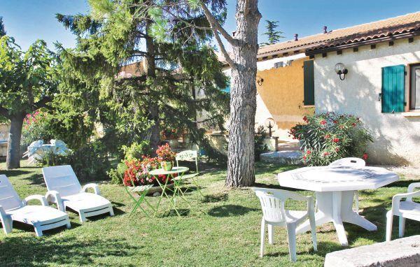 Апартаменты Holiday home Visan QR-938