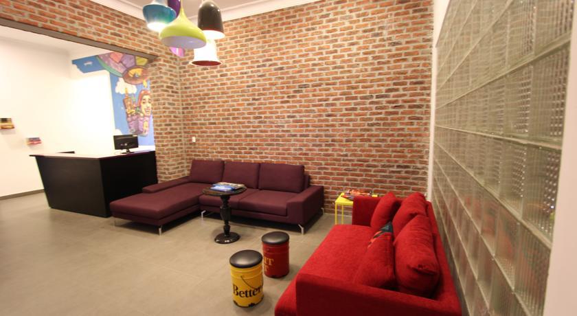 Tomo Hostel