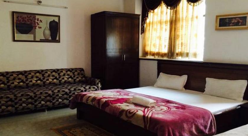 Отель Hotel H.K. Continental