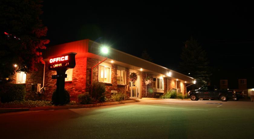 Отель Bangor Inn & Suites