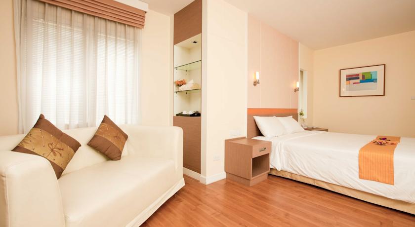 Отель The Monmanee Hotel