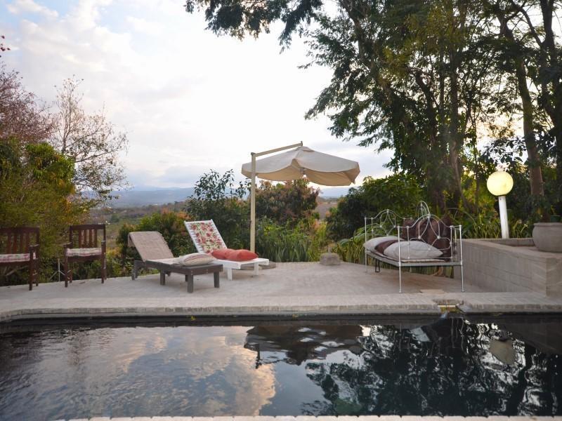 Отель Hill Top Country Lodge