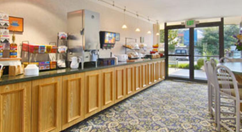 Отель Days Inn Perryville