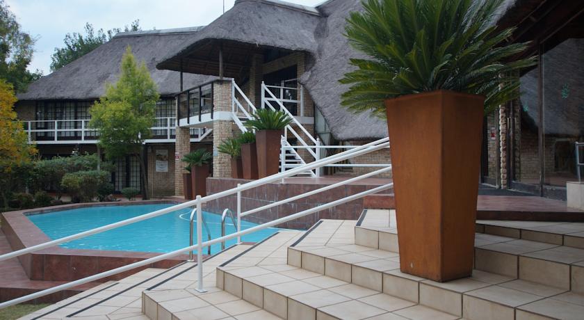 Отель The Waterfront Country Lodge