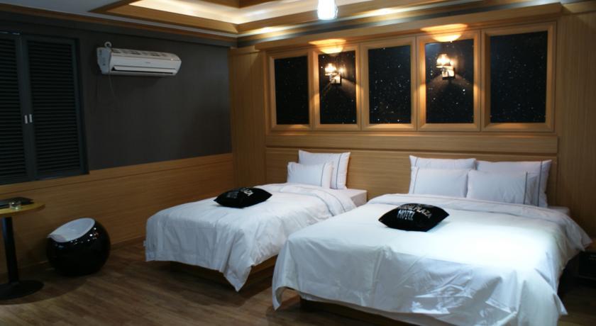 Central Plaza Hotel