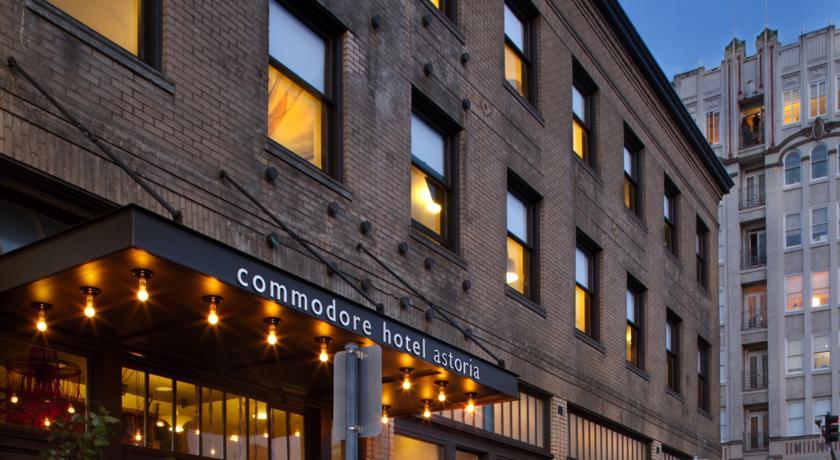 Отель Commodore Astoria