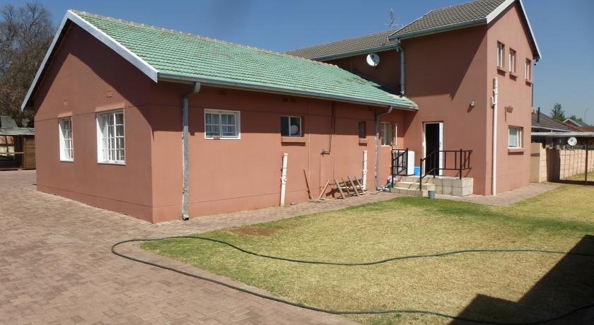 Отель PMK Lodge