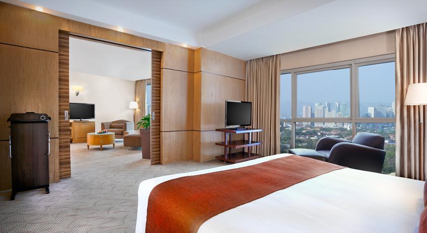 Отель Crowne Plaza Manila Galleria