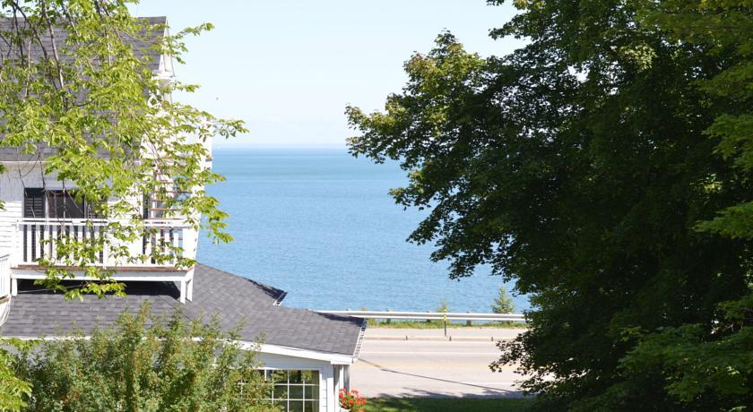 Отель Le Petit Hotel Charlevoix