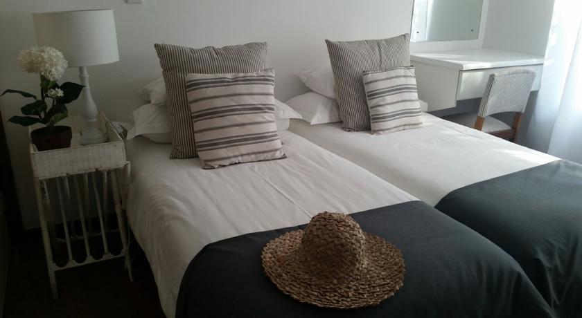 Апартаменты Point Beach House